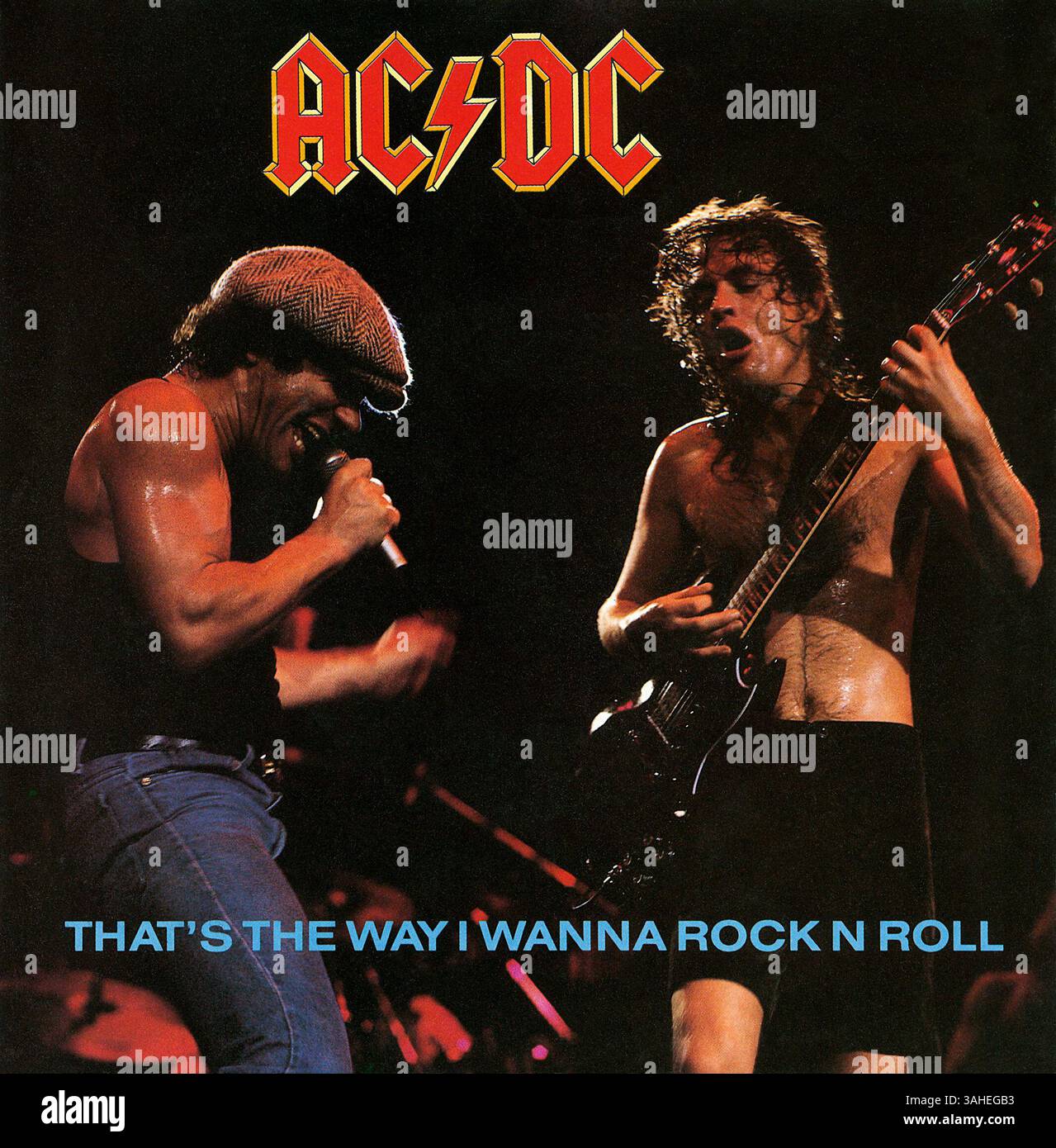 45 U/min 7' britische Plattenhülle von That's the Way I Wanna Rock 'n' Roll von AC/DC auf dem Atlantic Label ab März 1988. Geschrieben von Angus Young, Malcolm Young und Brian Johnson und produziert von Harry Vanda und George Young. Stockfoto