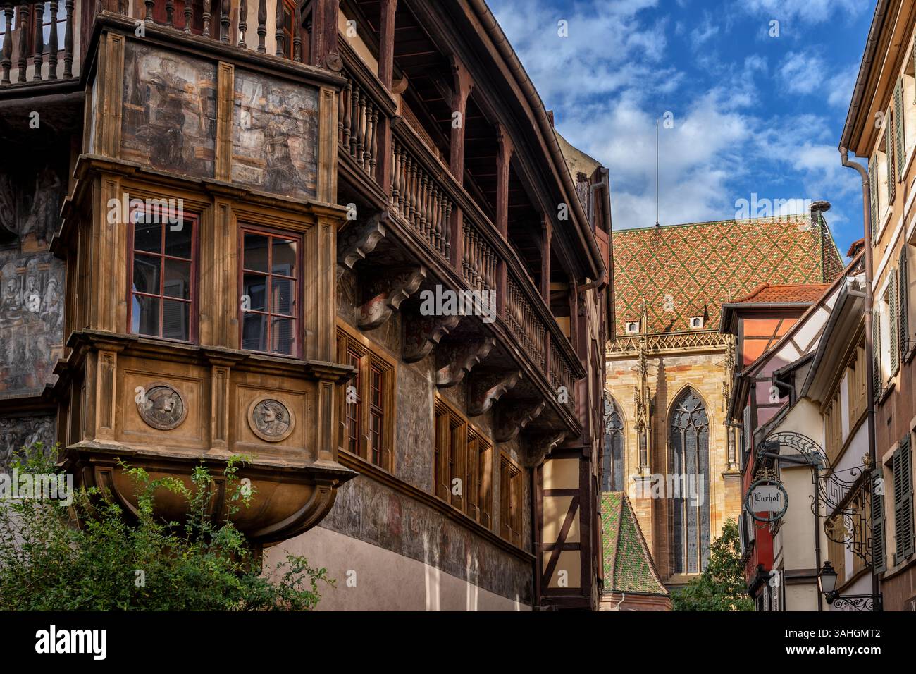 Das Wahrzeichen des Pfister House aus dem Jahr 1537 in der Altstadt von Colmar im Elsass, Frankreich. Renaissance-Architektur mit Gemälden, die vom BI inspiriert wurden Stockfoto
