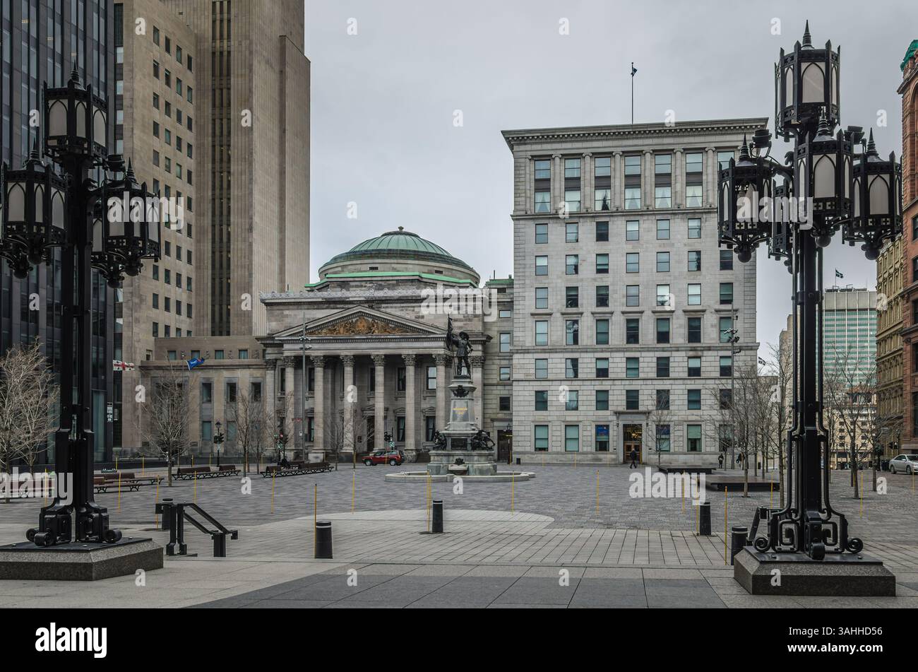 Historischer Place d'Armes Platz im Old Montreal Viertel, Montreal, Quebec, Kanada Stockfoto