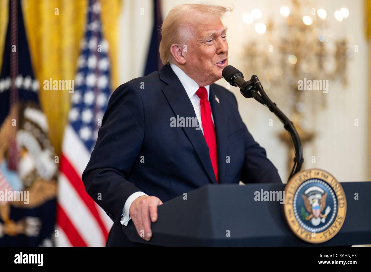 WASHINGTON DC, USA - 26. März 2025 - US-Präsident Donald Trump hält am Mittwoch, den 26. März, 20. März auf einer Veranstaltung anlässlich des Women’s History Month Stockfoto