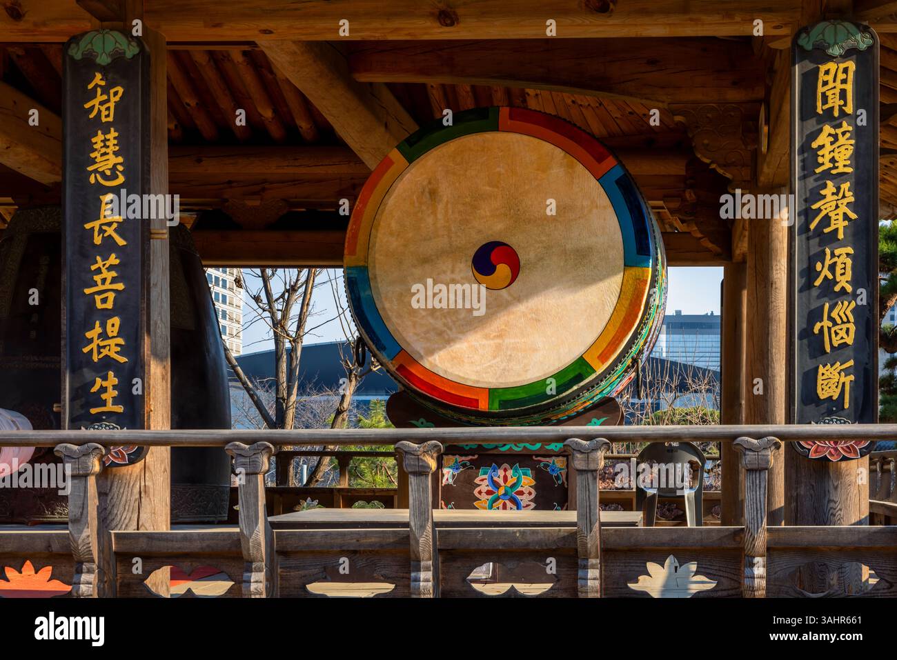 Traditionelle koreanische Trommel Buk, Bongeunsa-Tempel, Seoul, Republik Korea Stockfoto
