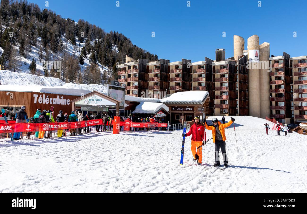 Skifahrer In La Plagne Französische Alpen Frankreich Stockfoto