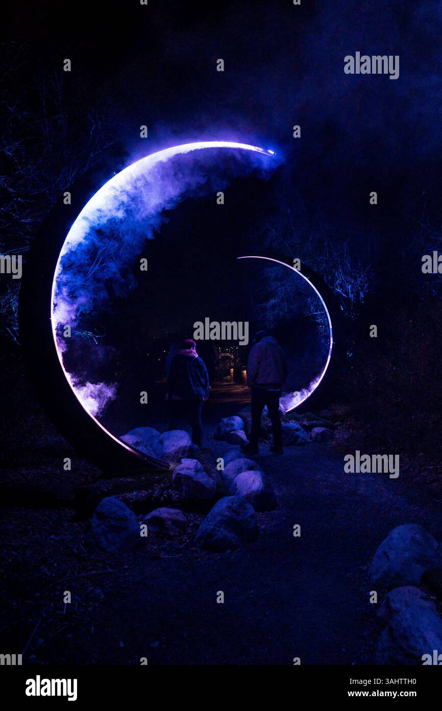 Seattle, USA. Januar 2025. Der atemberaubende Astra Lumina Walk in den Chinesischen Gärten im Westen von Seattle. Stockfoto