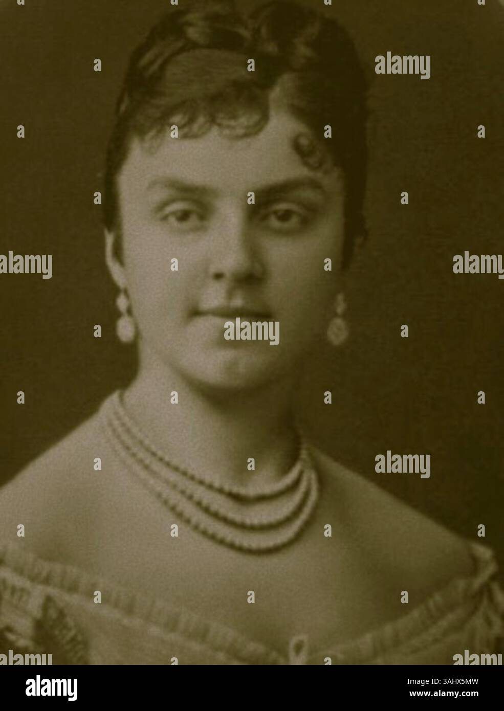 Ein Porträt des María de las Mercedes de Orleans (1860–1878), das die junge spanische Adlige in einem raffinierten und eleganten Stil des 19. Jahrhunderts einfängt. Stockfoto