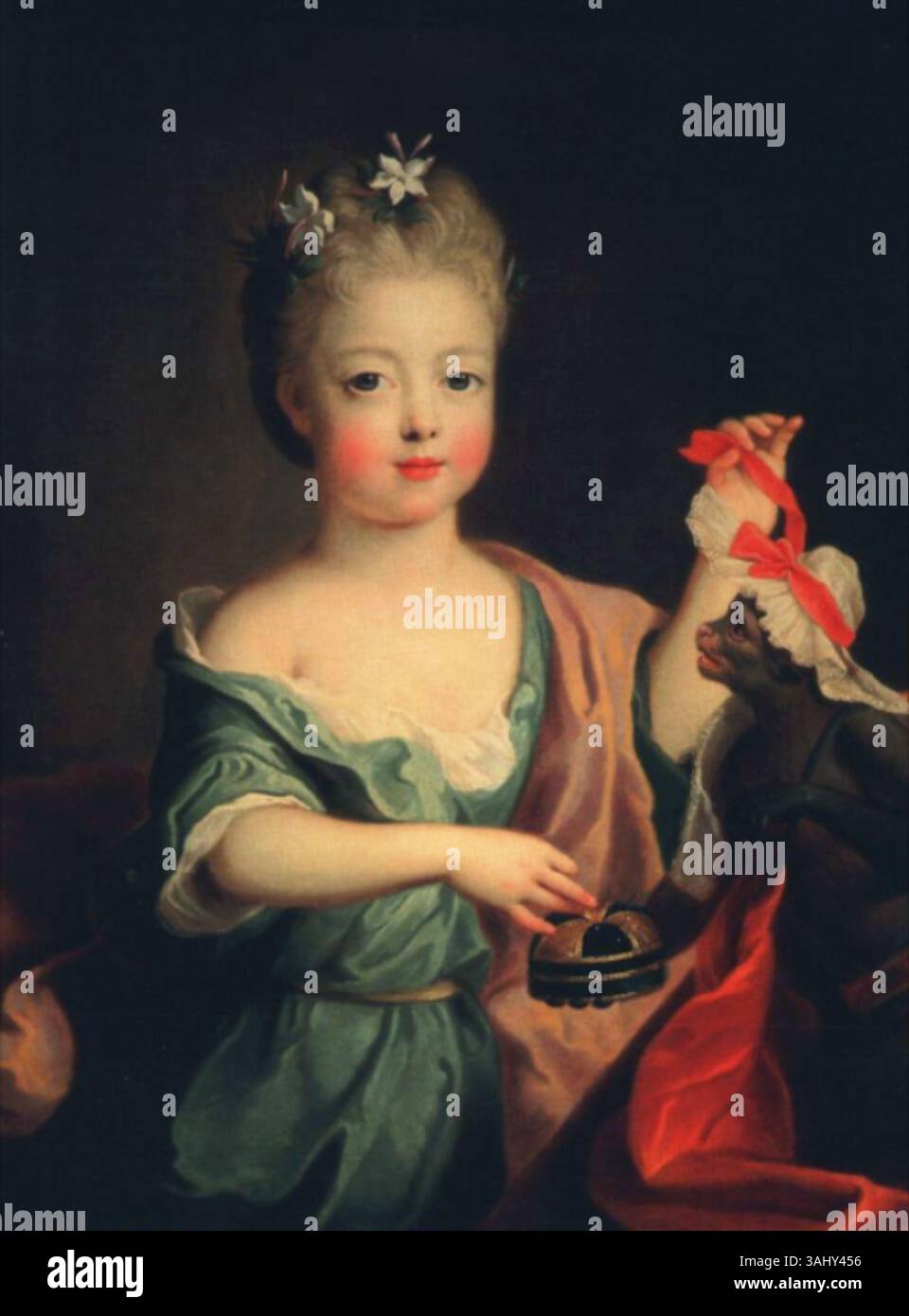 Das Gemälde zeigt Maria Anna von Bourbon, die ein Baby hält, während ein ausgebildeter Affe neben ihr sitzt. Die Szene aus dem 18. Jahrhundert zeigt die spielerische Interaktion zwischen der königlichen Figur und dem Tier, typisch für Hofporträts der Zeit. Stockfoto
