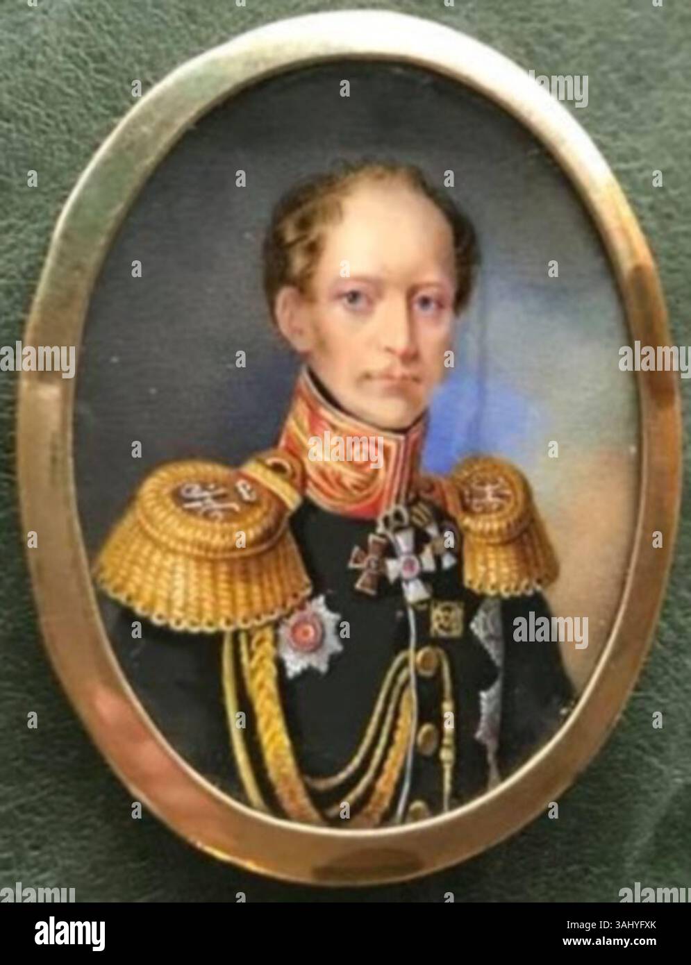 Dieses Porträt von Karl Karlovich Merder, einer russischen Figur, wurde 1834 von einem unbekannten Künstler geschaffen. Das Porträt zeigt den kulturellen und historischen Kontext Russlands des frühen 19. Jahrhunderts und spiegelt den sozialen Status des Einzelnen und seinen Beitrag zur russischen Gesellschaft wider. Stockfoto