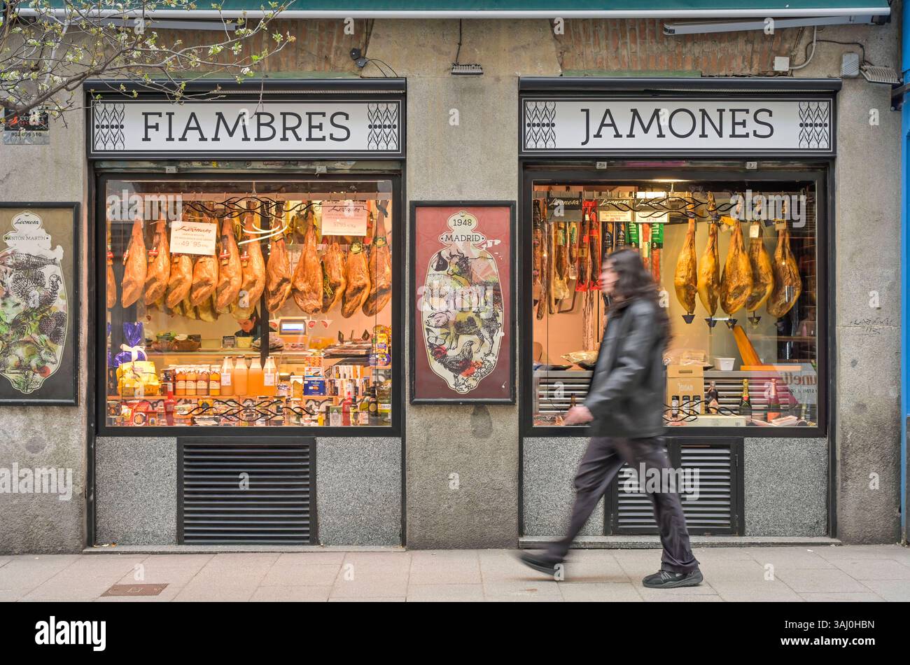 La Leonesa, Bar mit Rohschinken, Calle de Santa Isabel, Madrid, Spanien *** La Leonesa, Bar mit Rohschinken, Calle de Santa Isabel, Madrid, Spanien Stockfoto
