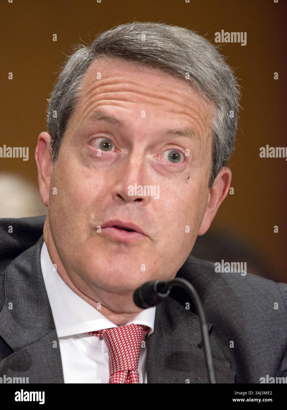 27. Juli 2017: Washington, District of Columbia, USA - RANDAL QUARLES, Gründer und Leiter der Cynosure Group, einer privaten Investmentfirma, sagt vor dem Senat Committee on Banking, Housing, and Urban Affairs aus, dass er zum Mitglied des Board of Governors des Federal Reserve Systems ernannt wurde. (Kreditbild: © Ron Sachs/CNP via ZUMA Wire) Stockfoto