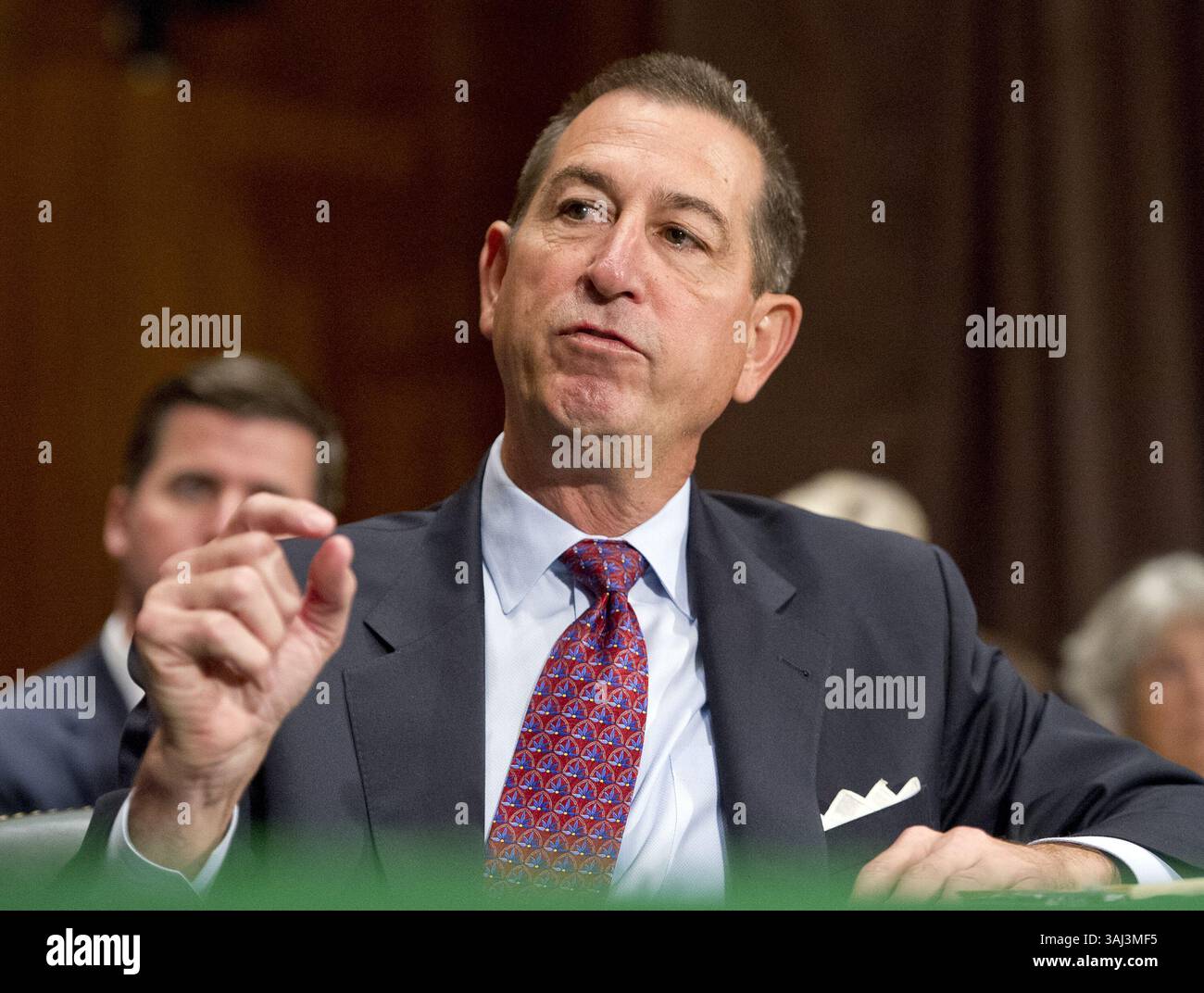27. Juli 2017: Washington, District of Columbia, USA - RANDAL QUARLES, Gründer und Leiter der Cynosure Group, einer privaten Investmentfirma, sagt vor dem Senat Committee on Banking, Housing, and Urban Affairs aus, dass er zum Mitglied des Board of Governors des Federal Reserve Systems ernannt wurde. (Kreditbild: © Ron Sachs/CNP via ZUMA Wire) Stockfoto