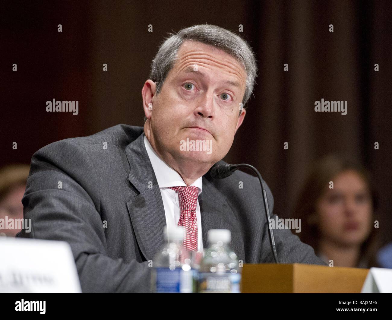 27. Juli 2017: Washington, District of Columbia, USA - RANDAL QUARLES, Gründer und Leiter der Cynosure Group, einer privaten Investmentfirma, sagt vor dem Senat Committee on Banking, Housing, and Urban Affairs aus, dass er zum Mitglied des Board of Governors des Federal Reserve Systems ernannt wurde. (Kreditbild: © Ron Sachs/CNP via ZUMA Wire) Stockfoto
