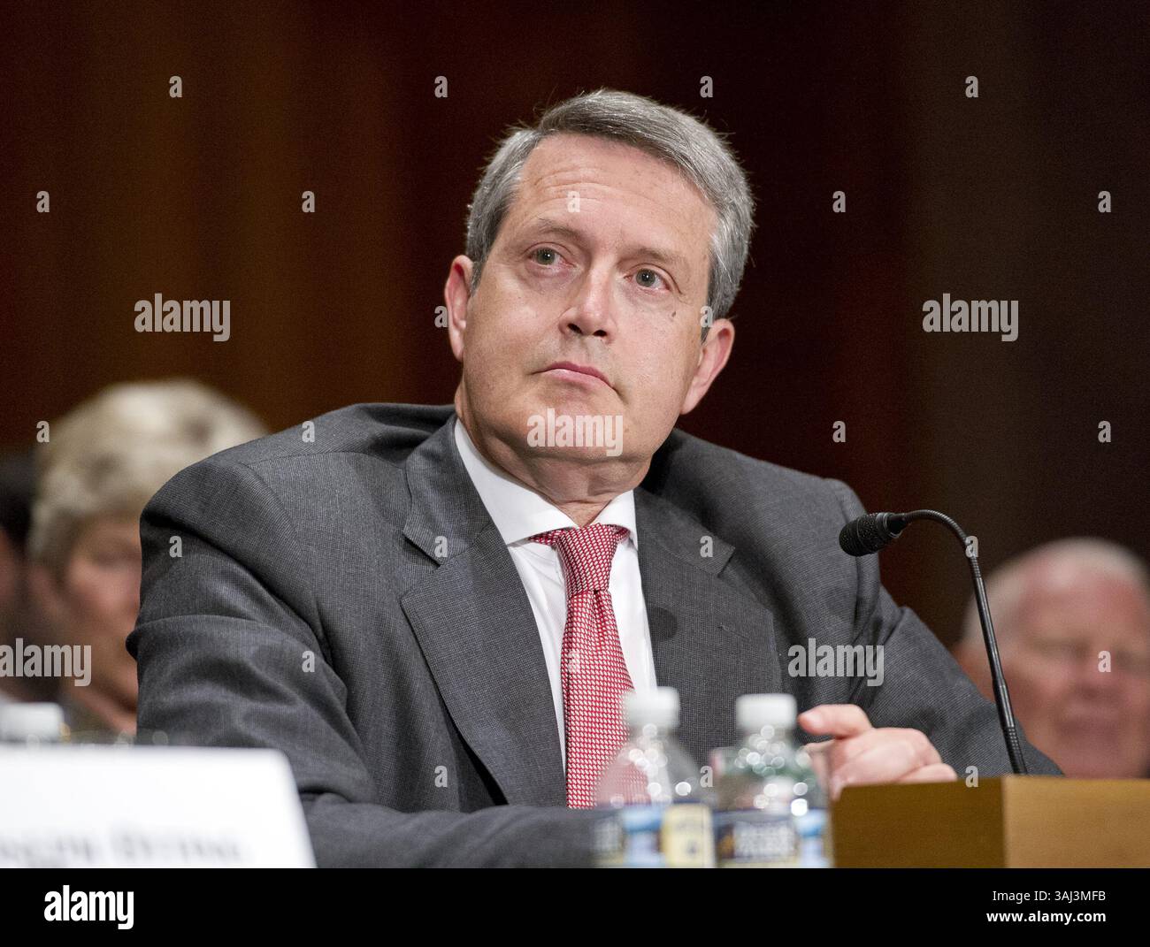 27. Juli 2017: Washington, District of Columbia, USA - RANDAL QUARLES, Gründer und Leiter der Cynosure Group, einer privaten Investmentfirma, sagt vor dem Senat Committee on Banking, Housing, and Urban Affairs aus, dass er zum Mitglied des Board of Governors des Federal Reserve Systems ernannt wurde. (Kreditbild: © Ron Sachs/CNP via ZUMA Wire) Stockfoto