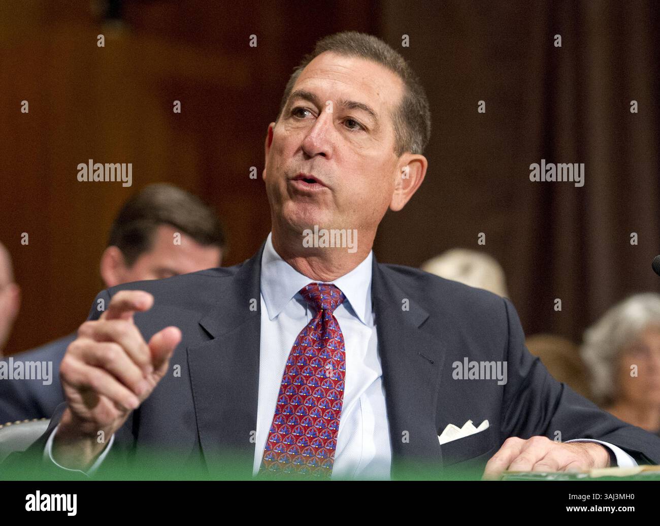 27. Juli 2017: Washington, District of Columbia, USA - RANDAL QUARLES, Gründer und Leiter der Cynosure Group, einer privaten Investmentfirma, sagt vor dem Senat Committee on Banking, Housing, and Urban Affairs aus, dass er zum Mitglied des Board of Governors des Federal Reserve Systems ernannt wurde. (Kreditbild: © Ron Sachs/CNP via ZUMA Wire) Stockfoto