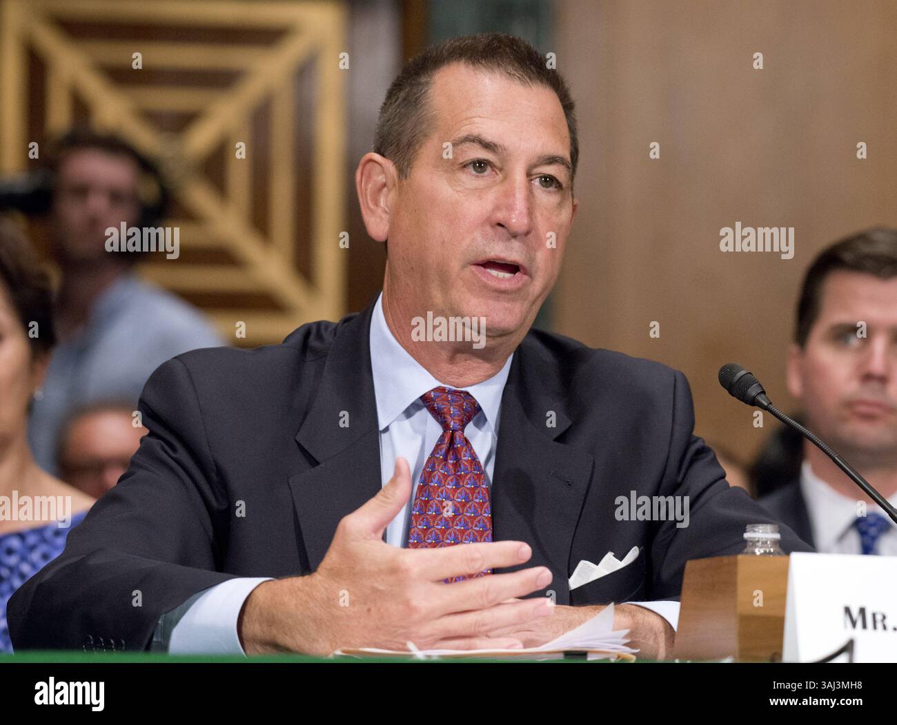 27. Juli 2017: Washington, District of Columbia, USA - RANDAL QUARLES, Gründer und Leiter der Cynosure Group, einer privaten Investmentfirma, sagt vor dem Senat Committee on Banking, Housing, and Urban Affairs aus, dass er zum Mitglied des Board of Governors des Federal Reserve Systems ernannt wurde. (Kreditbild: © Ron Sachs/CNP via ZUMA Wire) Stockfoto