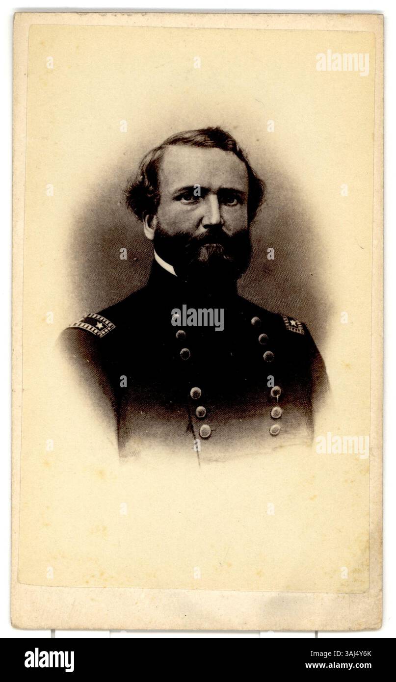 Dieses Foto aus dem Jahr 1861-1865 zeigt George Henry Thomas, einen Gewerkschaftsgeneral während des Amerikanischen Bürgerkriegs. Das Bild wurde von Joseph Ward in Boston aufgenommen und spiegelt den formalen fotografischen Stil dieser Zeit wider. Stockfoto