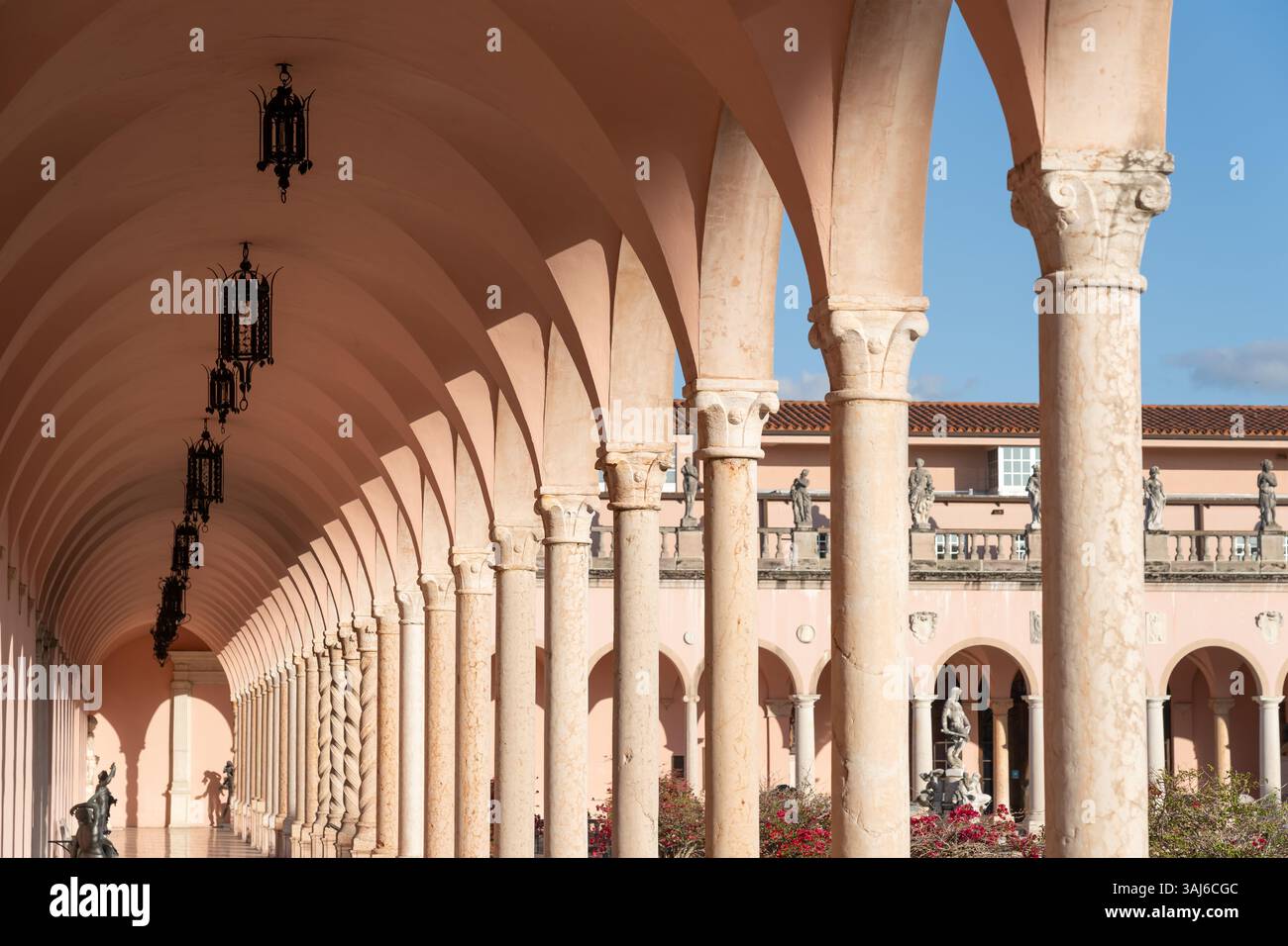 Das Ringling Museum of Art Courtyard in Sarasota, Florida, USA. Stockfoto