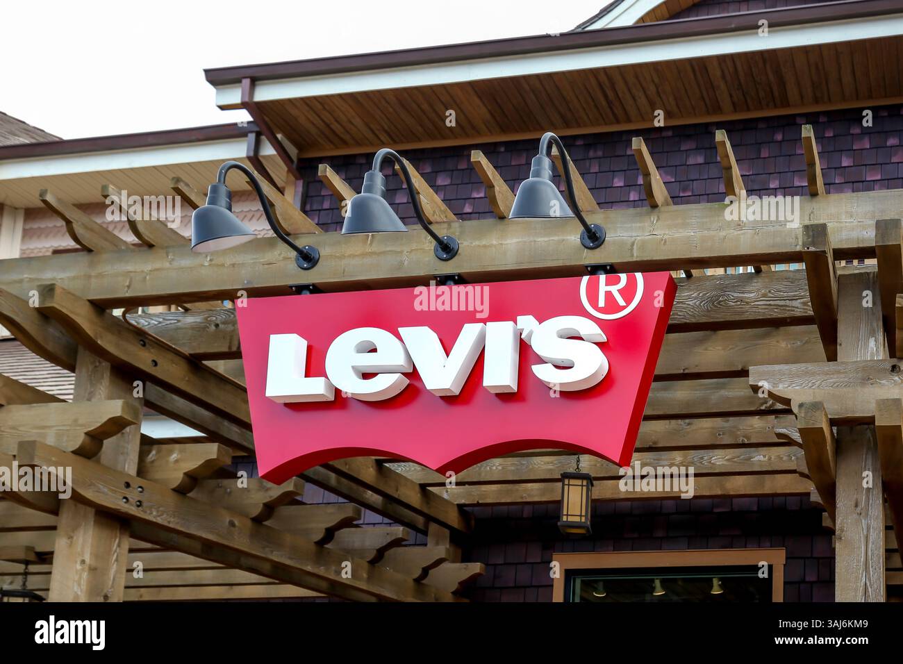 Orlando, Florida, USA - 19. Februar 2020: Levi's Ladenschild in Orlando, Florida, USA. Stockfoto