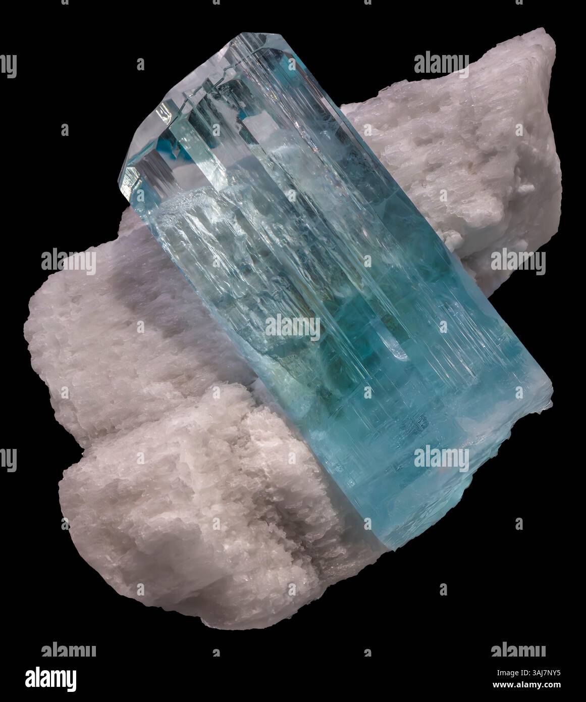 Beryl, Variety Aquamarine auf Albite, Shigar District, Pakistan Stockfoto