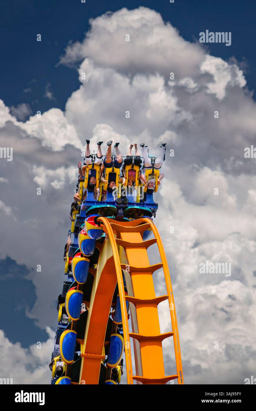 Auf Dem Kopf! Achterbahn Stockfoto