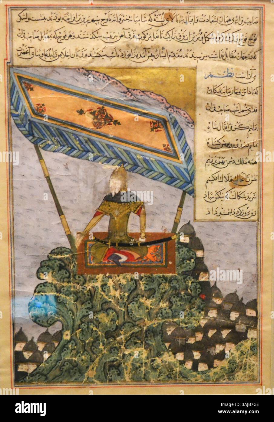 In diesem Gemälde von Zafarnama aus dem Jahr 1436 beschreibt Timur seine Truppen vor der Schlacht von Ankara im Jahr 1402. Die Komposition betont die militärische Vorbereitung und Führung Timurs, mit einem Fokus auf seine Autorität als Kommandeur und die Weite seiner Armee. Stockfoto