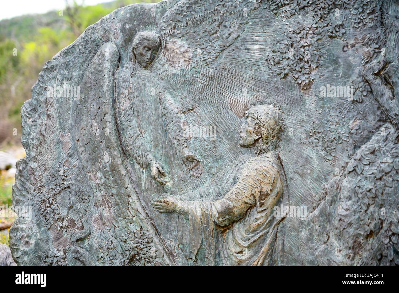 Die Qual Jesu im Garten, die Inschrift lautet: „Nicht mein Wille, sondern dein Wille, sei geschehen“ – Berg Križevac (der Kreuzberg) in Medjugorje. Stockfoto