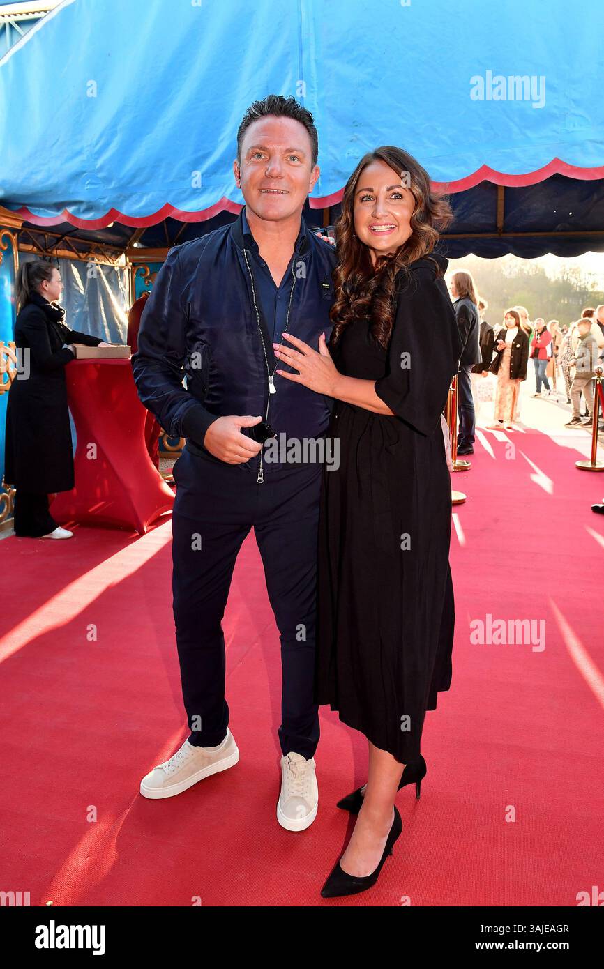 Stefan Mross und Eva Luginger bei der Circus Krone „Farbenspiel - Gold Edition“ Premiere am 10.04.2025 in München Stockfoto Stefan Mross und Eva Luginger bei der Circus Krone „Farbenspiel - Gold Edition“ Premiere am 10.04.2025 in München Stockfoto