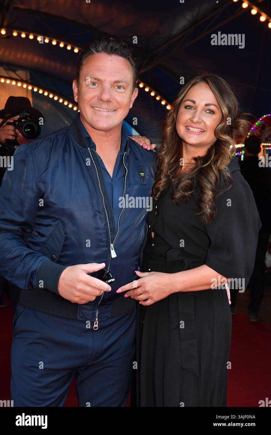 Stefan Mross mit Eva Luginger / Premiere / Circus Krone / Farbenspiel Gold Edition / Theresienwiese / München / 10. April 2025 *** Stefan Mross mit Eva Luginger Premiere Circus Krone Farbenspiel Gold Edition Theresienwiese München 10. April 2025 Stockfoto Stefan Mross mit Eva Luginger / Premiere / Circus Krone / Farbenspiel Gold Edition / Theresienwiese / München / 10. April 2025 *** Stefan Mross mit Eva Luginger Premiere Circus Krone Farbenspiel Gold Edition Theresienwiese München 10. April 2025 Stockfoto