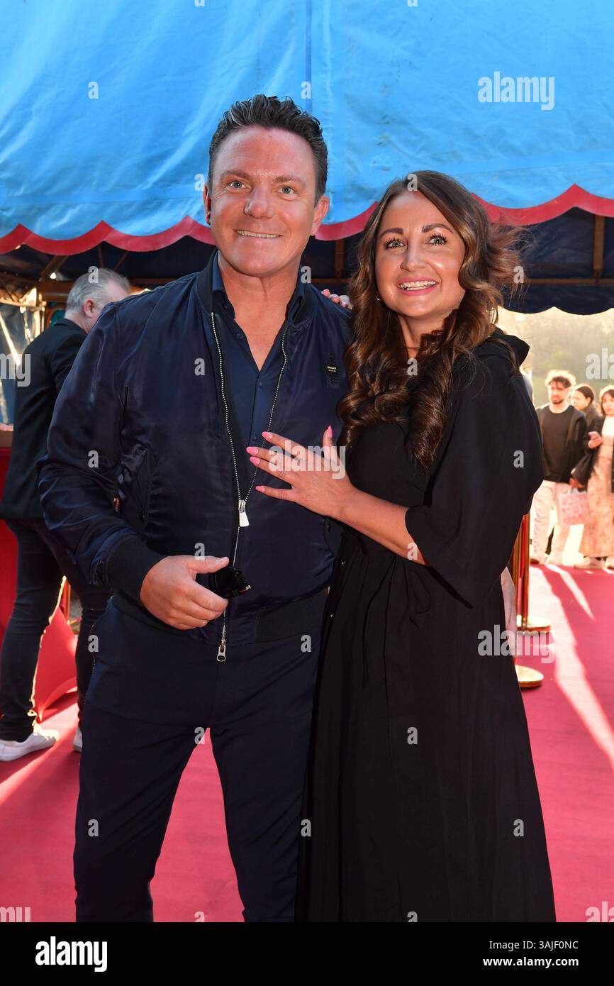 Stefan Mross mit Eva Luginger / Premiere / Circus Krone / Farbenspiel Gold Edition / Theresienwiese / München / 10. April 2025 *** Stefan Mross mit Eva Luginger Premiere Circus Krone Farbenspiel Gold Edition Theresienwiese München 10. April 2025 Stockfoto Stefan Mross mit Eva Luginger / Premiere / Circus Krone / Farbenspiel Gold Edition / Theresienwiese / München / 10. April 2025 *** Stefan Mross mit Eva Luginger Premiere Circus Krone Farbenspiel Gold Edition Theresienwiese München 10. April 2025 Stockfoto