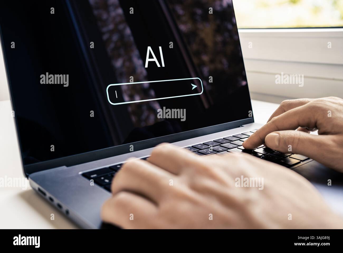 Generieren Sie Inhalte mit AI Prompt. Text- oder Bildgenerator im Laptop. Suchmaschine für künstliche Intelligenz. SEO-Technologie-Tool für die Website. Stockfoto