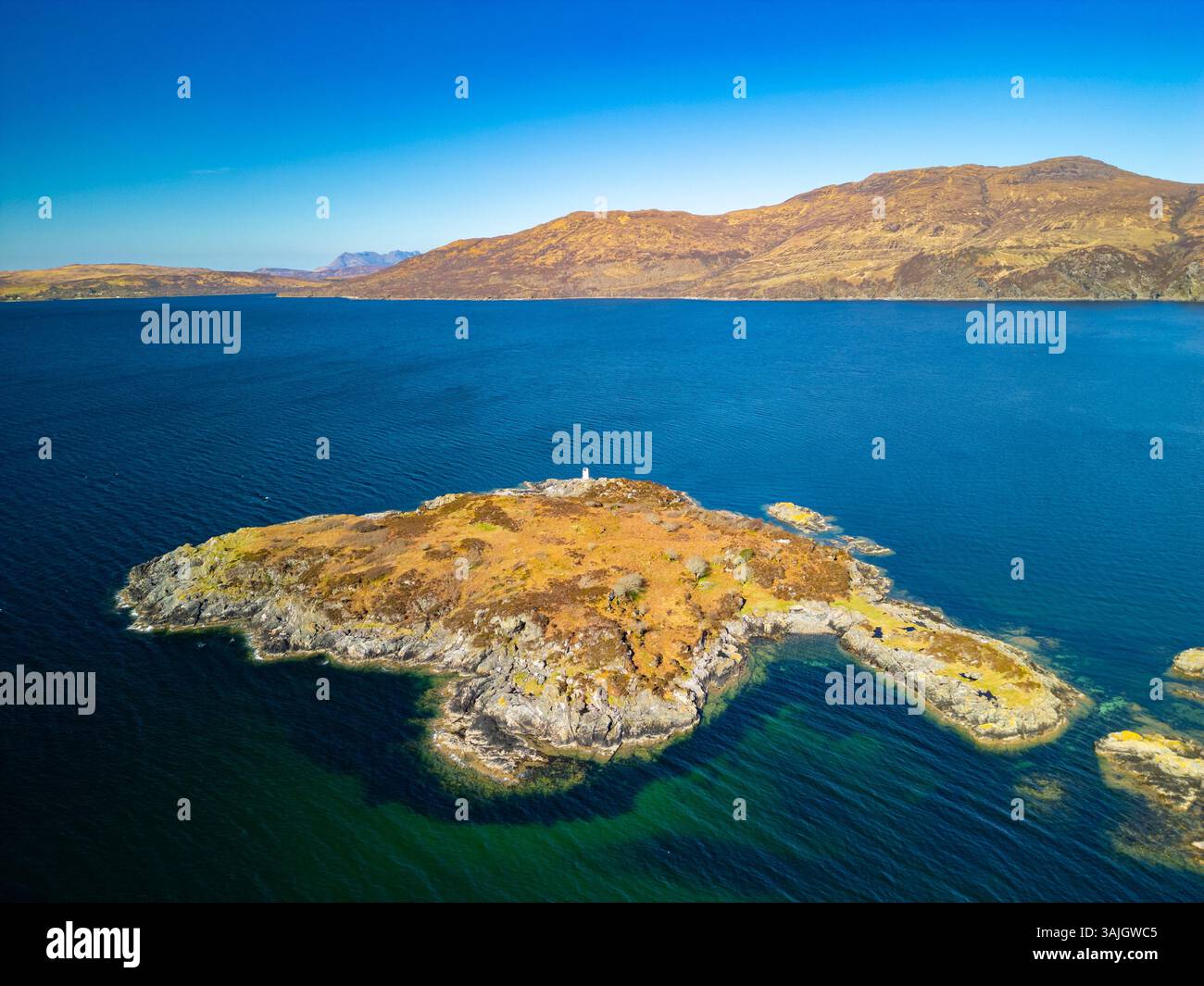 Luftaufnahme von der Drohne auf Sandaig Islands, Lochaber, Scottish Highlands, Schottland, Großbritannien Stockfoto