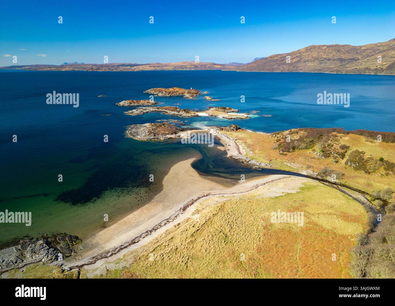 Luftaufnahme von der Drohne auf Sandaig Islands, Lochaber, Scottish Highlands, Schottland, Großbritannien Stockfoto