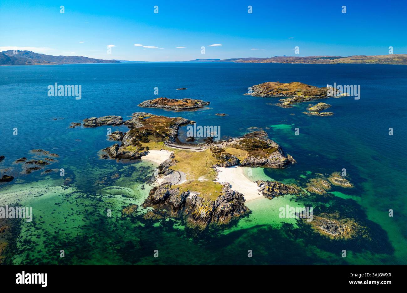 Luftaufnahme von der Drohne auf Sandaig Islands, Lochaber, Scottish Highlands, Schottland, Großbritannien Stockfoto