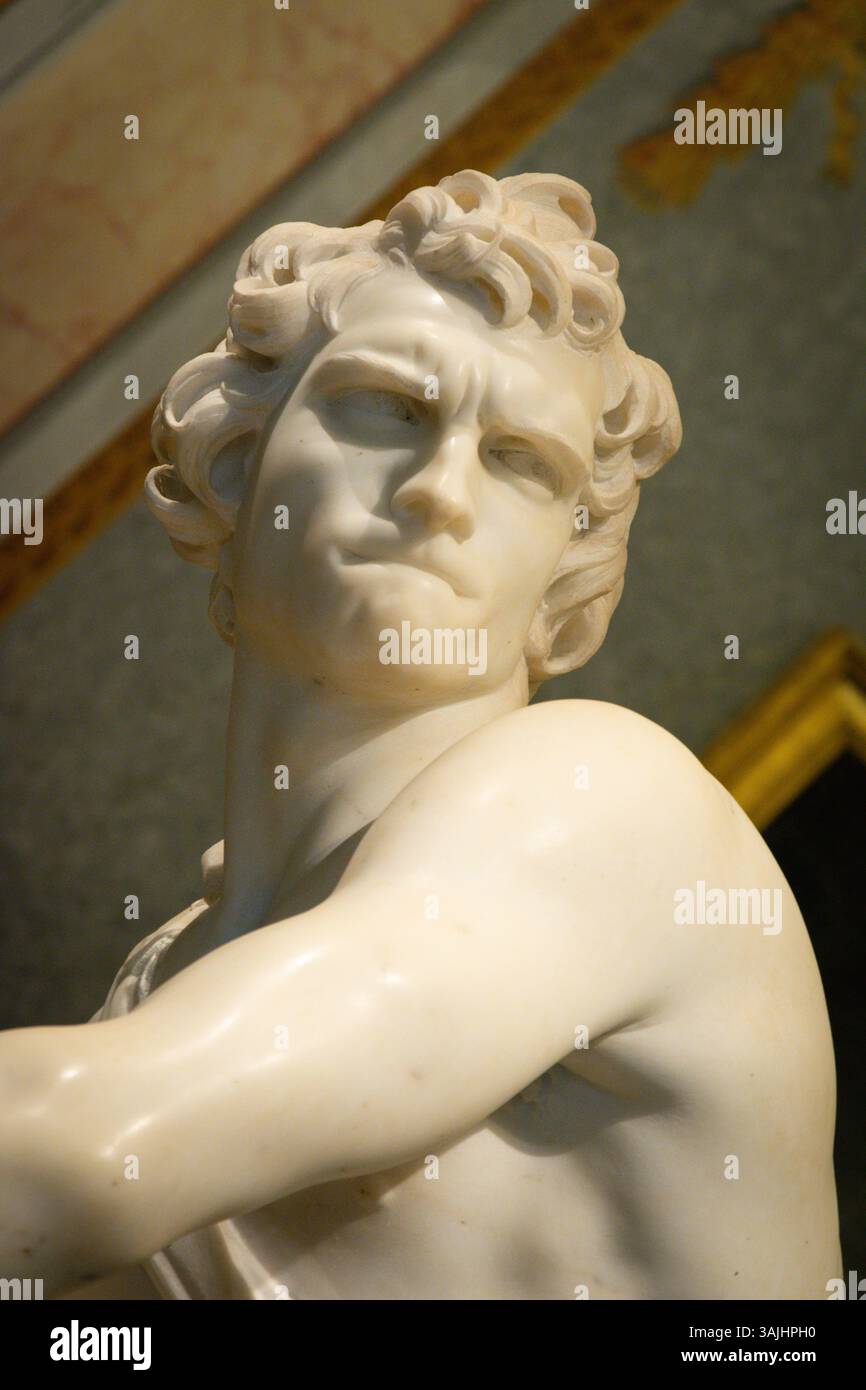 Marmorstatue von Bernini von David, kurz davor, Goliath zu töten Stockfoto