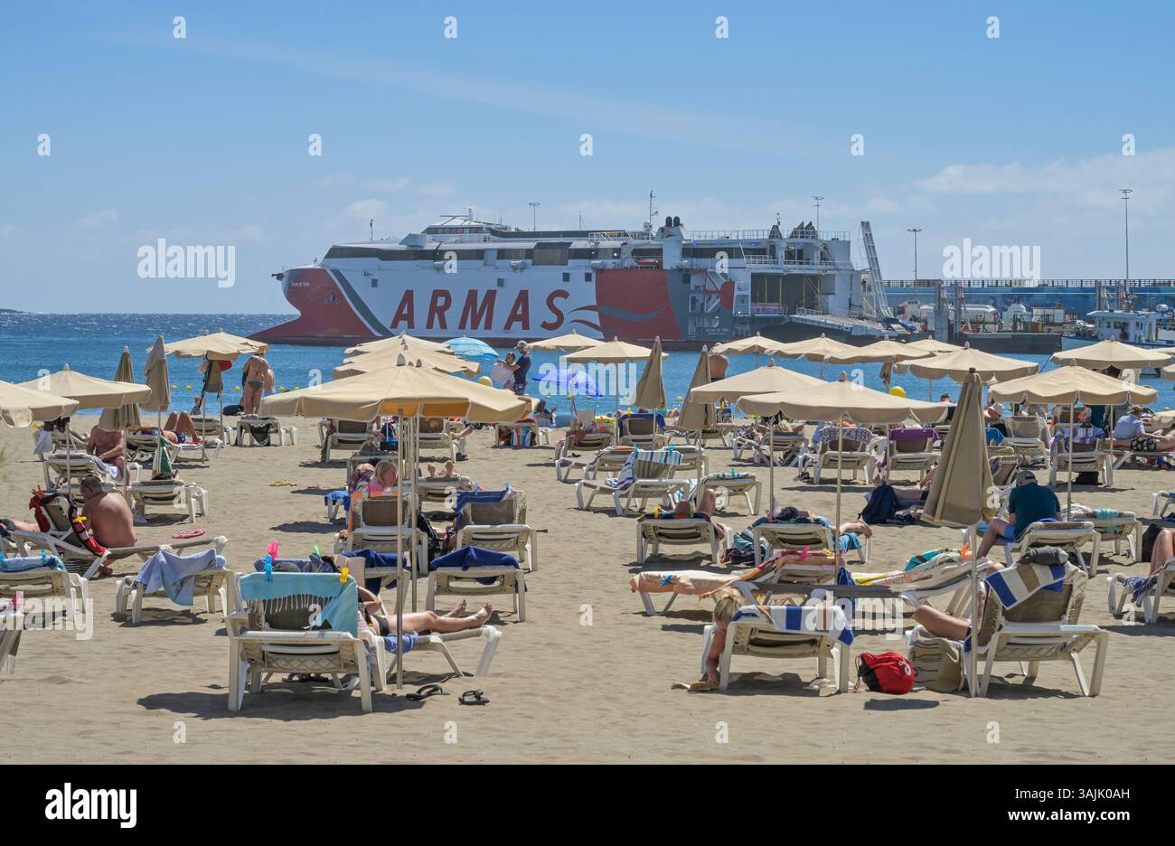 Sandstrand Playa de Los Cristianos, Los Cristianos, Provinz Santa Cruz de Tenerife, Teneriffa, Spanien Stockfoto