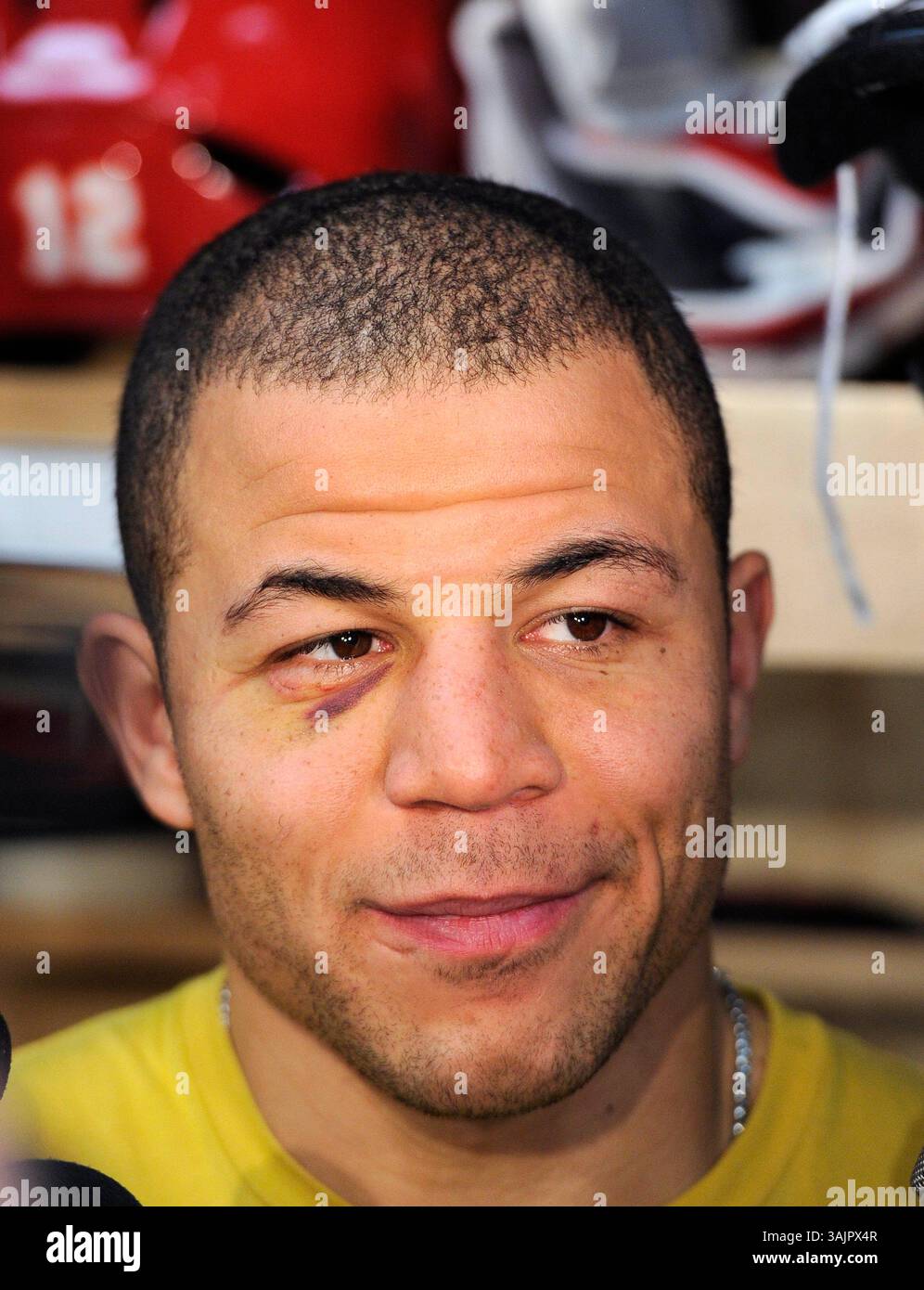 28. Dezember 2010 - Calgary, Alberta, Kanada - NHL-Spielerprofil-Foto auf Jarome Iginla von Calgary Flames während eines Interviews in Calgary. (Foto: © Larry MacDougal via ZUMA Wire) Stockfoto