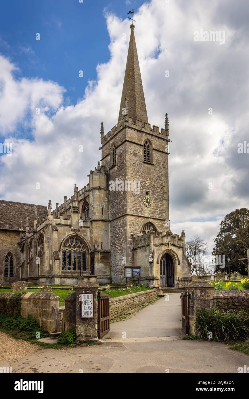 Kirche St Cyriac in dem malerischen Dorf Lacock, in der Nähe von Chippenham, Wiltshire, England, UK Stockfoto