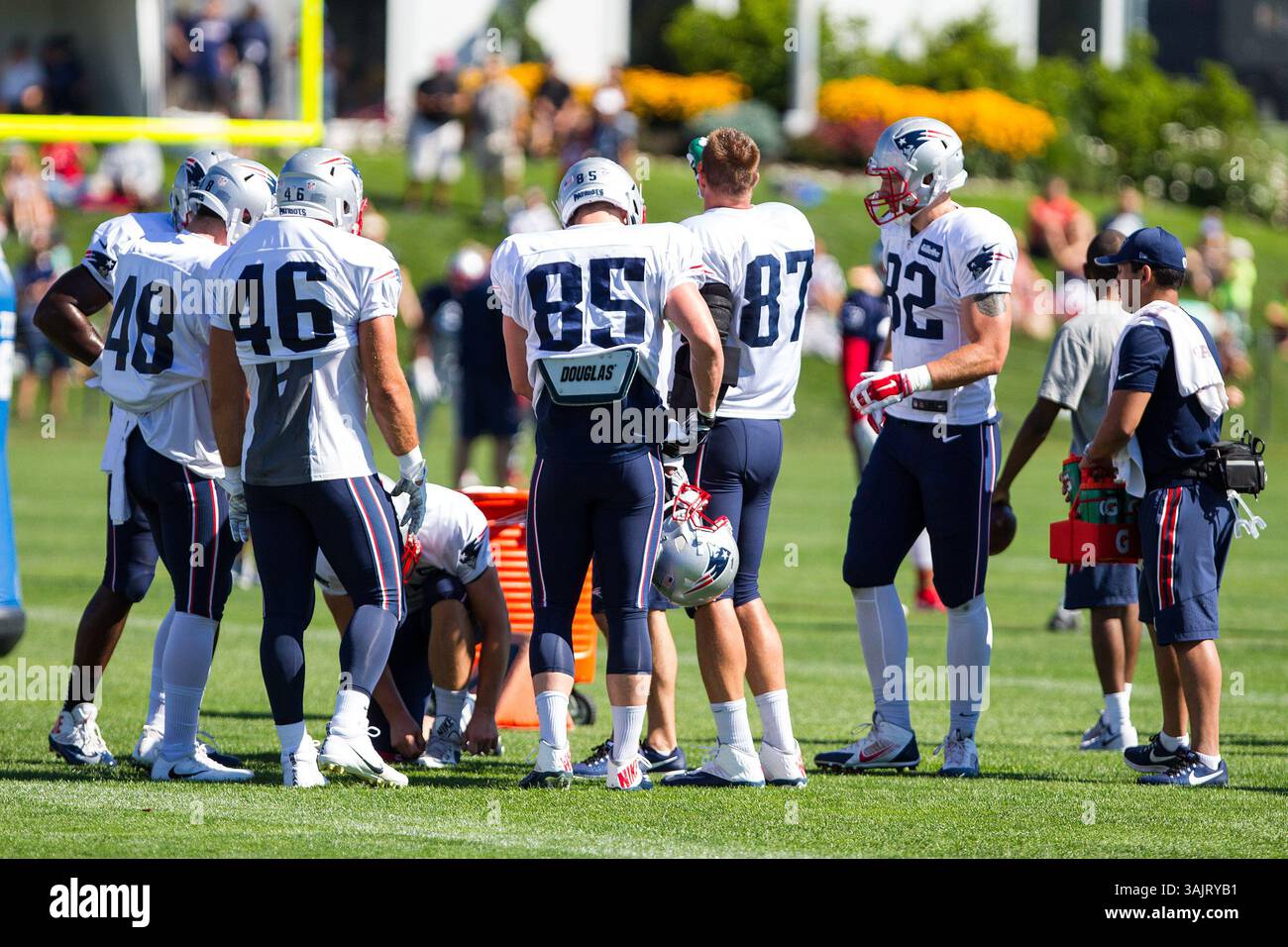 30. Juli 2017; Foxborough, MA, USA; die Spieler der New England Patriots treffen sich im Trainingslager der New England Patriots im Gillette Stadium. Anthony Nesmith/Cal Sport Media (Kreditbild: &Copy; Anthony Nesmith/CSM via ZUMA Wire) Stockfoto