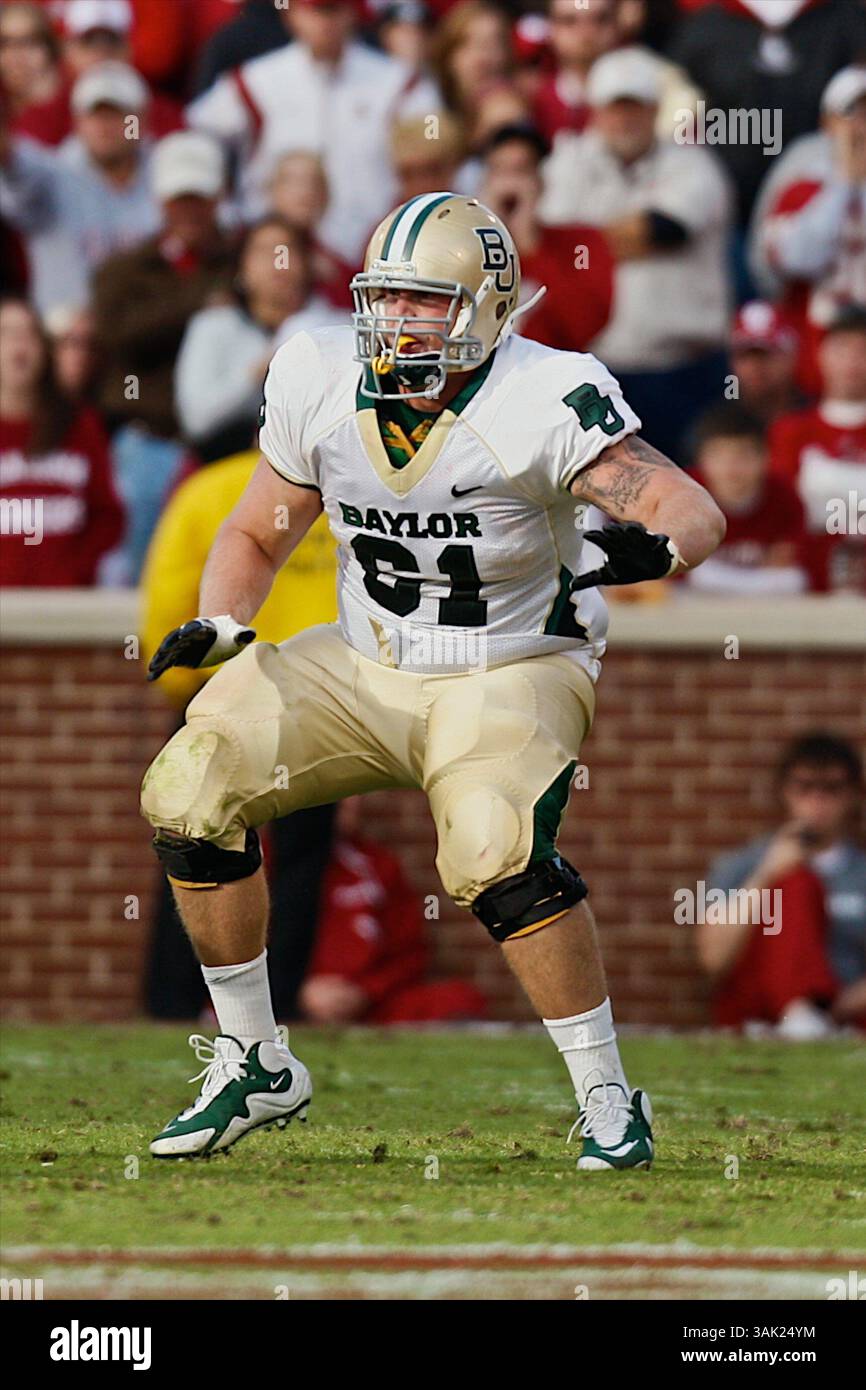 10. Oktober 2009: Baylor-Wärter James Barnard #61 in Aktion. . Die Oklahoma Sooners besiegten die Baylor Bears mit 33:7, in Norman, OK. Richey Miller/CSM (Bild: © Richey Miller/Cal Sport Media/ZUMA Press) Stockfoto