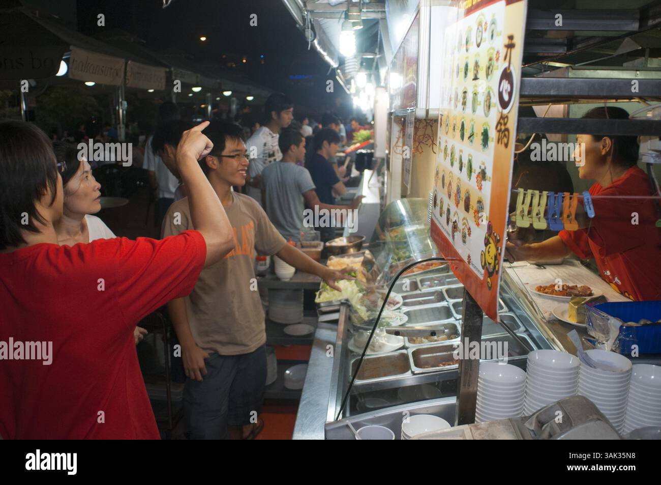 September 2008 – Chinatown Street Market at Night, Singapur, Südostasien, Asien (Kreditbild: © Sergi Reboredo via ZUMA Wire) Stockfoto