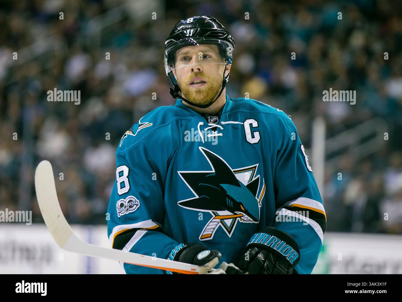 14. März 2017: Joe Pavelski (8), der im Rahmen des NHL-Hockeyspiels zwischen den Buffalo Sabres und den San Jose Sharks im SAP Center in San Jose, CA. Die Sharks besiegten die Sabres mit 4:1. Damon Tarver/Cal Sport Media (Kreditbild: &Copy; Damon Tarver/CSM via ZUMA Wire) Stockfoto