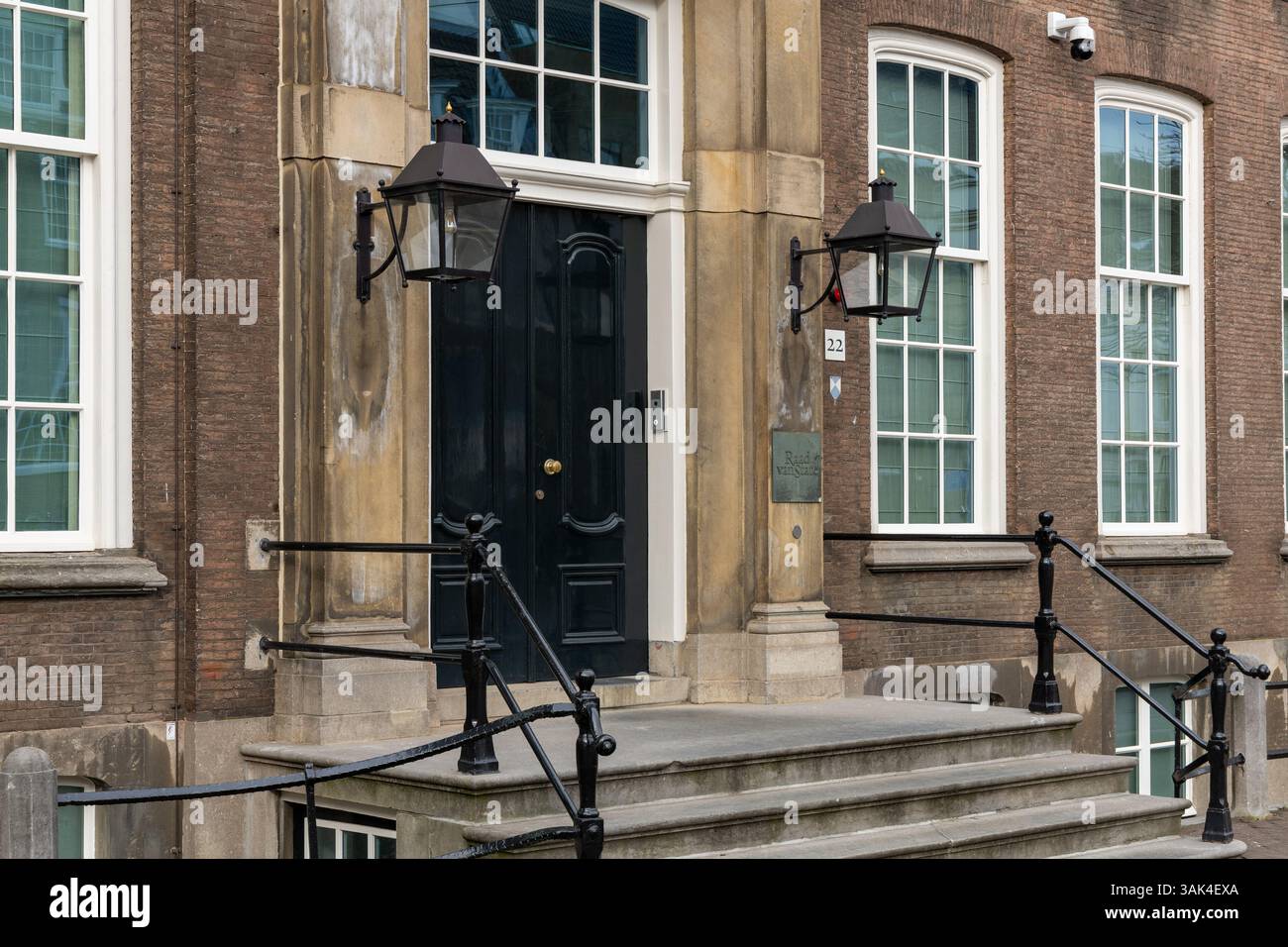Den Haag, Niederlande. 15. Februar 2025. Raad van State baut den Haag auf. Stockfoto