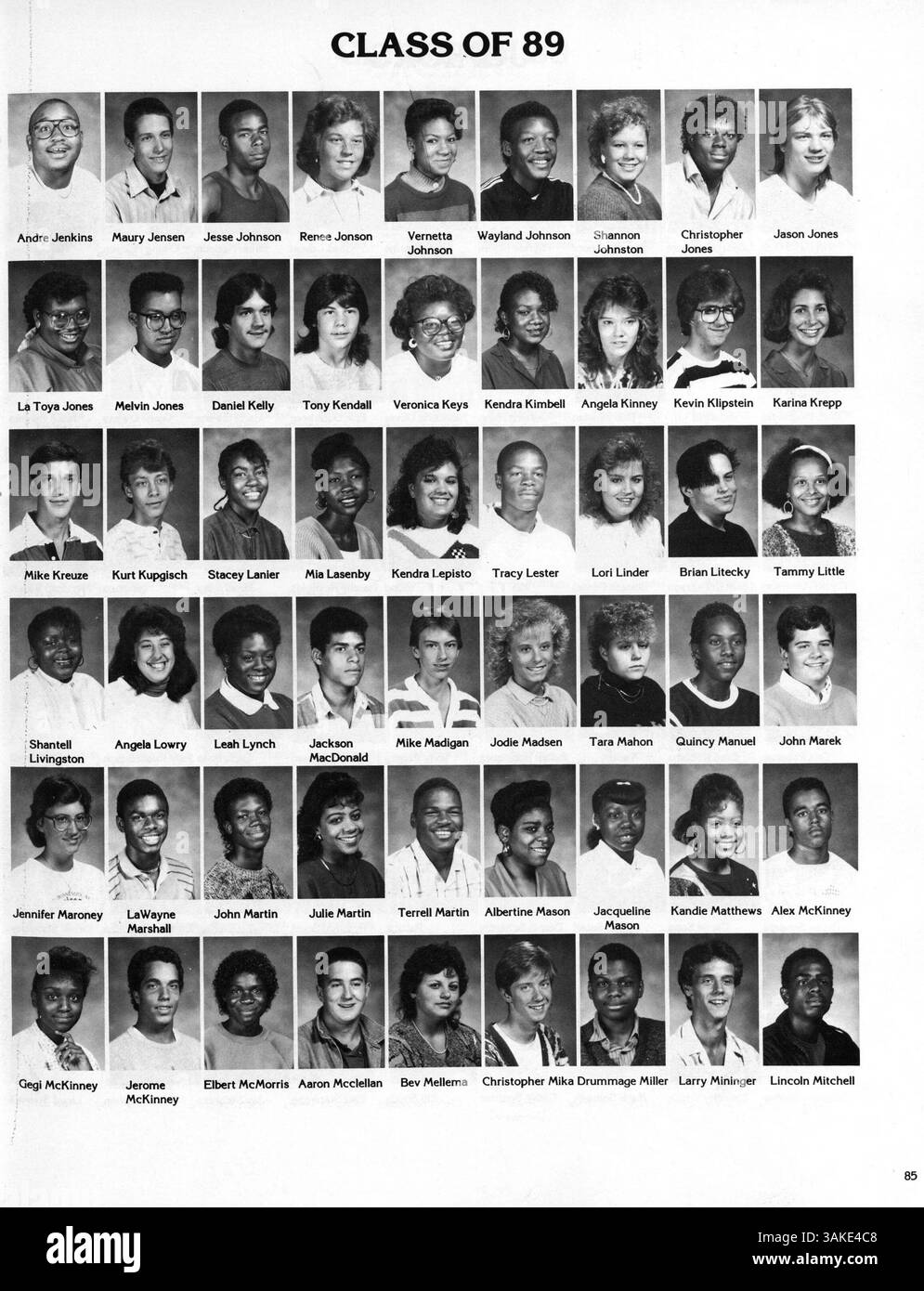 Das Jahrbuch Polaris 1988 von der North High School beleuchtet das Schuljahr 1987-1988 und dokumentiert wichtige Aktivitäten der Schüler, Lehrkräfte, Sport und Schulveranstaltungen. Stockfoto