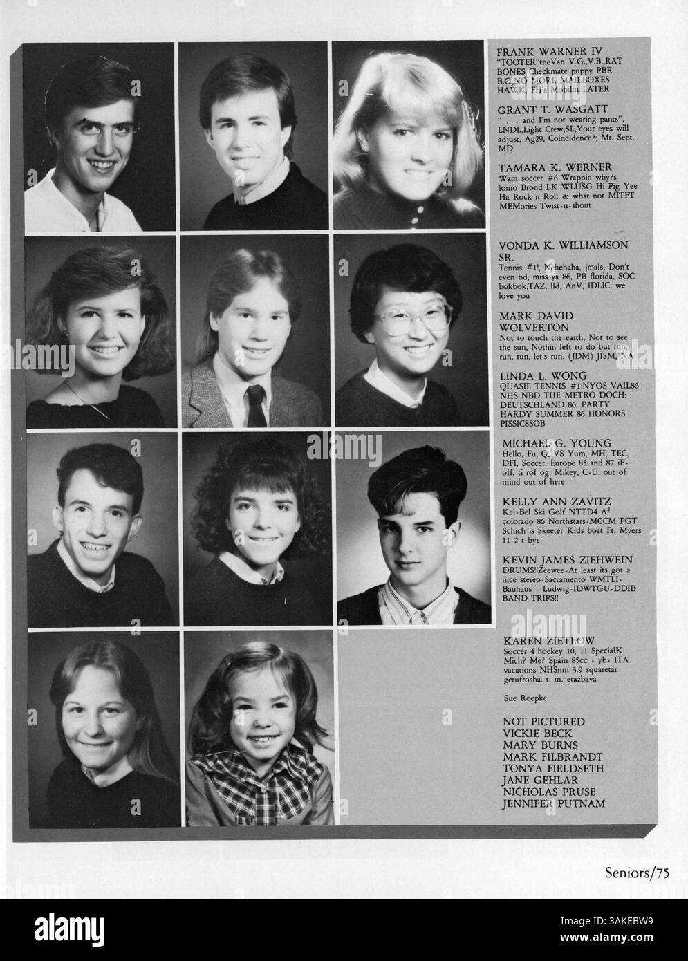 Das Jahrbuch „A Touch of Class“ der Orono High School für 1987 bietet eine visuelle und schriftliche Aufzeichnung des Schülerlebens, der Leichtathletik, der Vereine und wichtiger Ereignisse aus dem Schuljahr 1986-1987. Stockfoto
