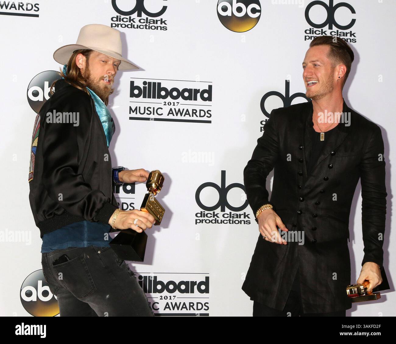 Mai 2017 - Las Vegas, NV, USA - LAS VEGAS - 21. MAI: Florida Georgia Line, Brian Kelley, Tyler Hubbard beim Billboard Awards Press Room 2017 in der T-Mobile Arena am 21. Mai 2017 in Las Vegas, NV (Credit Image: © Kathy Hutchins/Newscom via ZUMA Press) Stockfoto