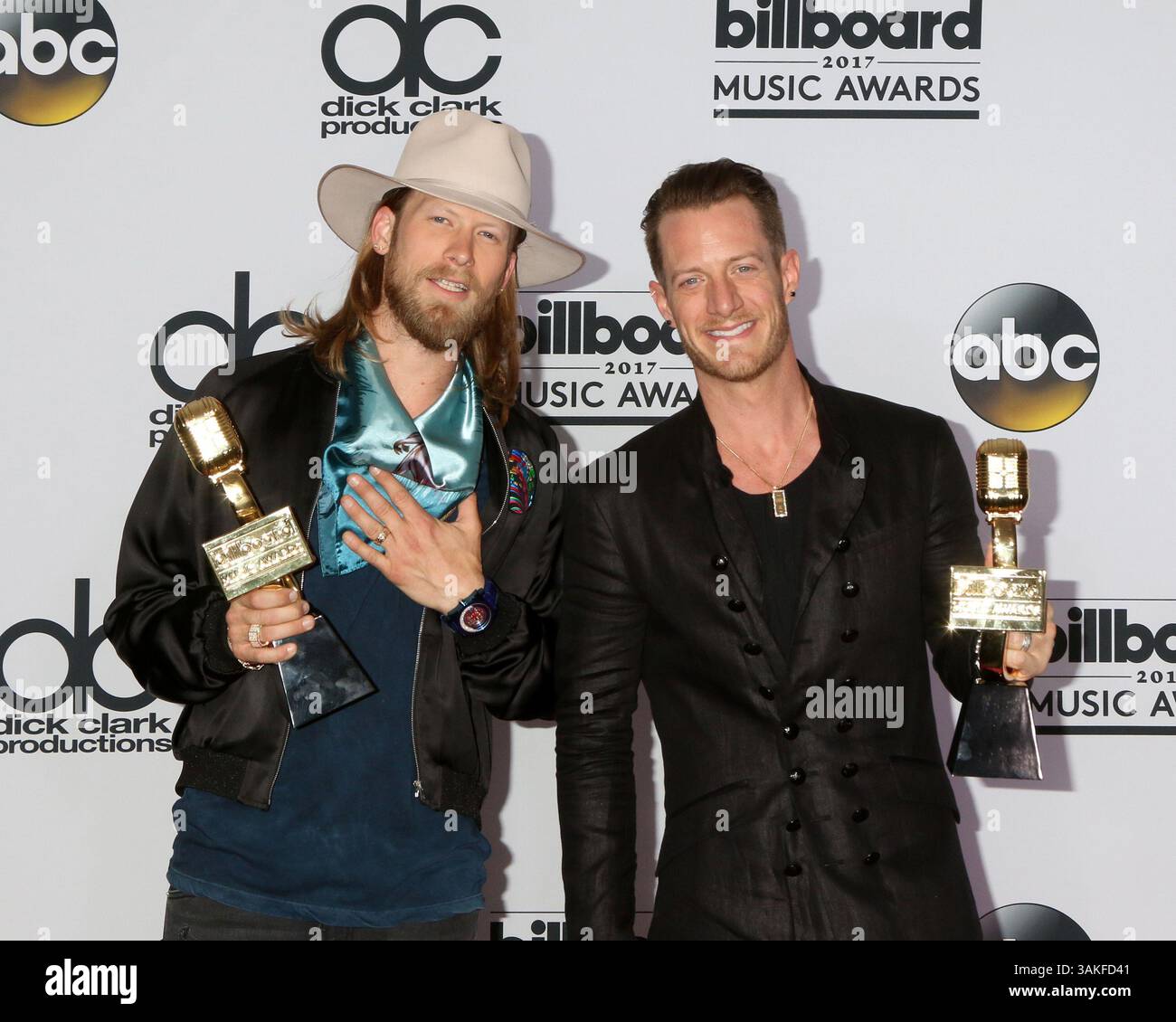 Mai 2017 - Las Vegas, NV, USA - LAS VEGAS - 21. MAI: Florida Georgia Line, Brian Kelley, Tyler Hubbard beim Billboard Awards Press Room 2017 in der T-Mobile Arena am 21. Mai 2017 in Las Vegas, NV (Credit Image: © Kathy Hutchins/Newscom via ZUMA Press) Stockfoto