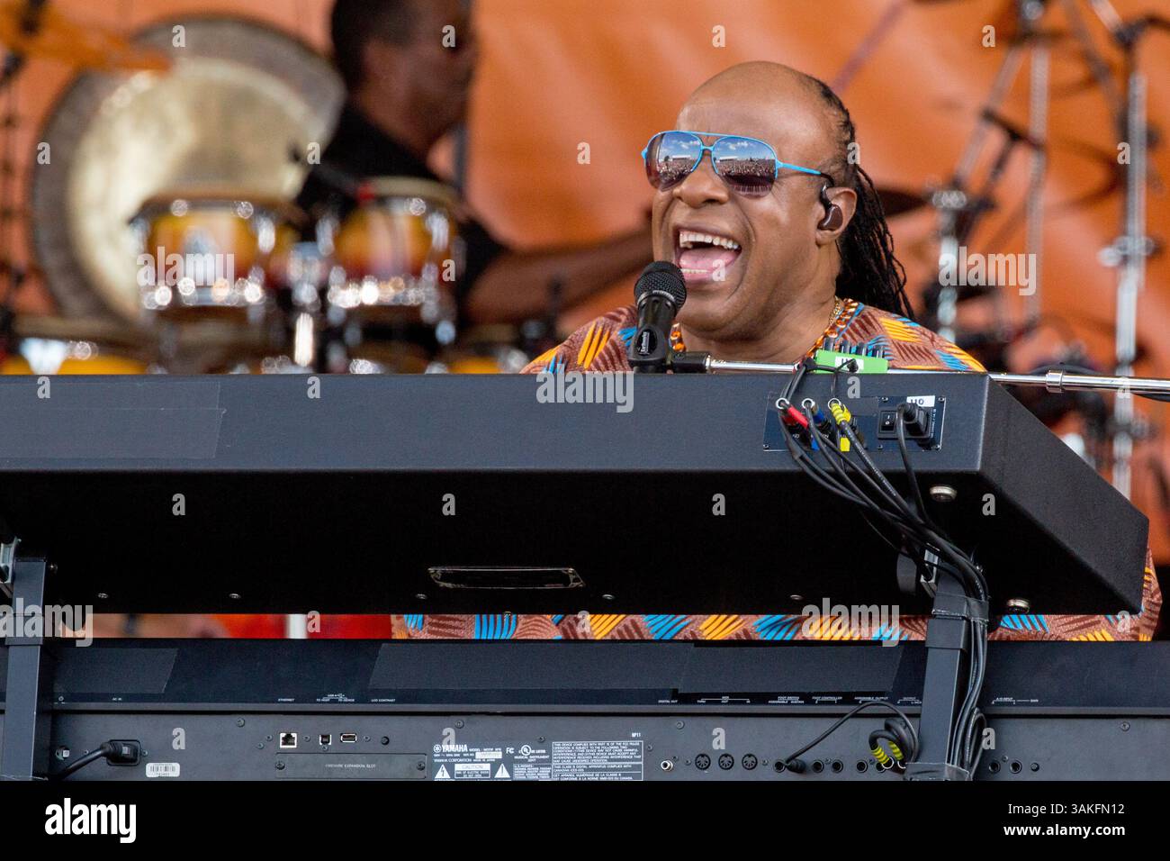 Mai 2017: New Orleans, Lousiana, USA S - STEVIE WONDER während des New Orleans Jazz & Heritage Festivals in New Orleans, Louisiana (Foto: © Daniel DeSlover via ZUMA Wire) Stockfoto