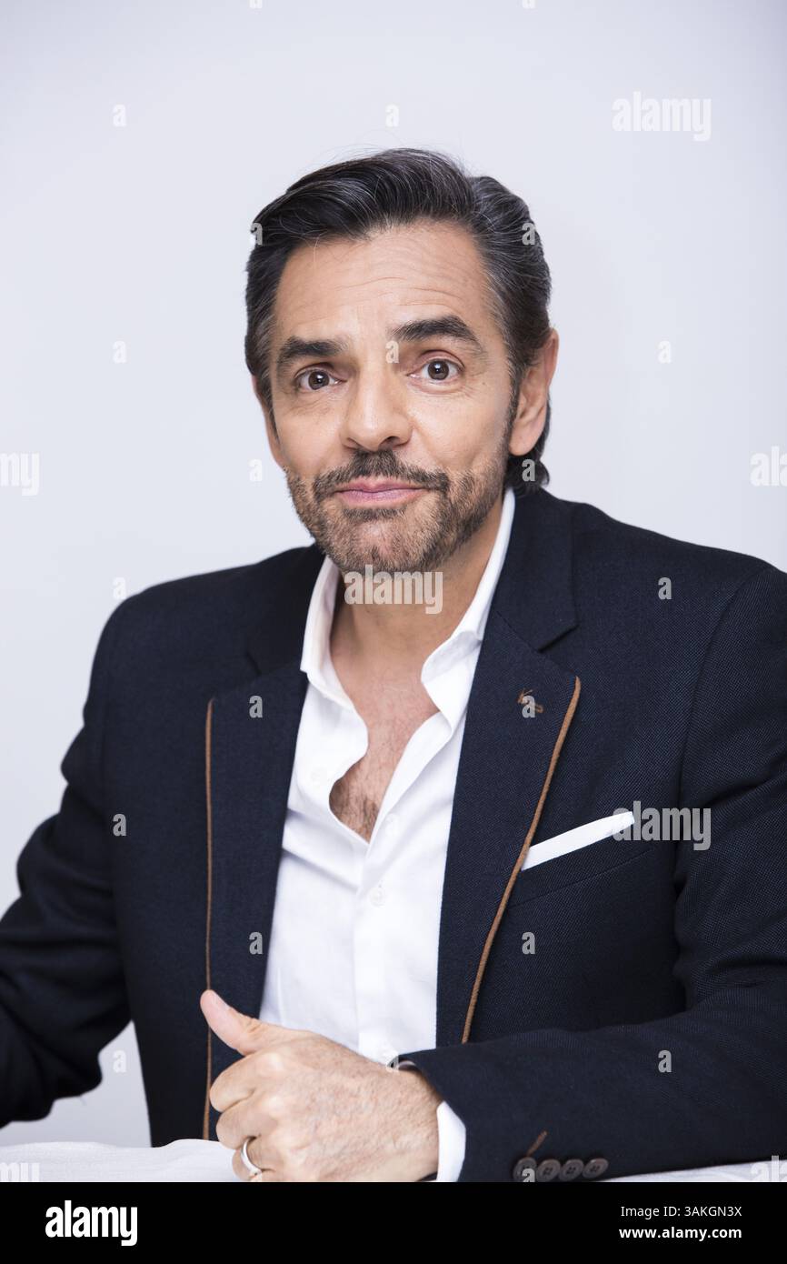 1. April 2017 – Hollywood, Kalifornien, USA – Eugenio Derbez wirbt für „How to be a Latin Lover“ Eugenio Gonaález Derbez (* 2. September 1961) ist ein mexikanischer Schauspieler, Komiker, Drehbuchautor, Schriftsteller, Unternehmer, Schauspieler, Schauspieler, Schauspieler, Schauspieler, Schauspieler und Schauspieler. Produzent und Regisseur. 2014 wurde er von Variety als der einflussreichste Hispanic-Mann der Welt anerkannt. Eugenio Derbez ist eine der einflussreichsten kreativen Kräfte in Lateinamerika und der anerkannteste Akteur unter der spanischsprachigen Bevölkerung in den USA. Sein Spielfilm Instructions Not Included, in dem er Regie führte, mitschrieb und in dem er die Hauptrolle spielte, wurde zum erfolgreichsten S Stockfoto
