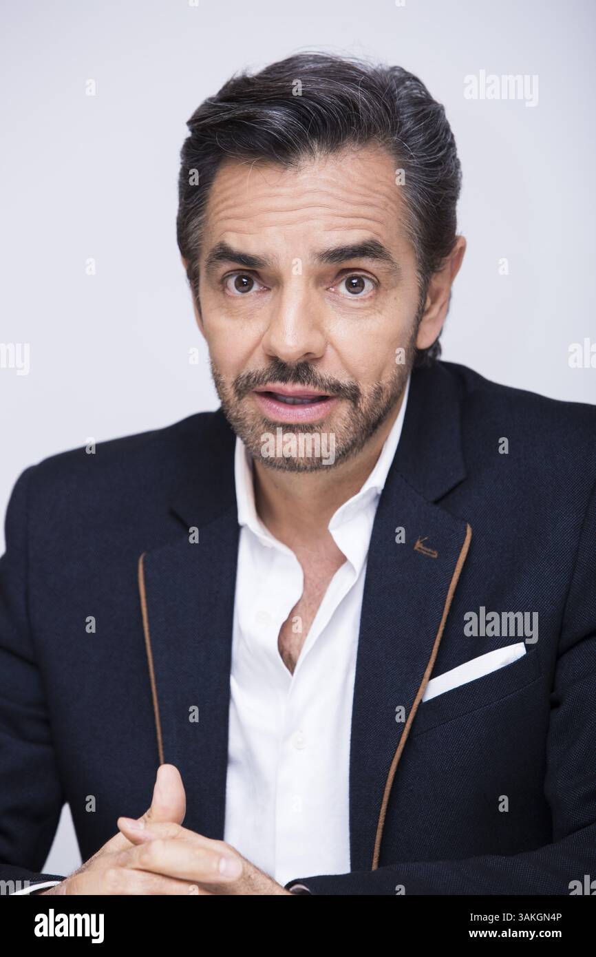 1. April 2017 – Hollywood, Kalifornien, USA – Eugenio Derbez wirbt für „How to be a Latin Lover“ Eugenio Gonaález Derbez (* 2. September 1961) ist ein mexikanischer Schauspieler, Komiker, Drehbuchautor, Schriftsteller, Unternehmer, Schauspieler, Schauspieler, Schauspieler, Schauspieler, Schauspieler und Schauspieler. Produzent und Regisseur. 2014 wurde er von Variety als der einflussreichste Hispanic-Mann der Welt anerkannt. Eugenio Derbez ist eine der einflussreichsten kreativen Kräfte in Lateinamerika und der anerkannteste Akteur unter der spanischsprachigen Bevölkerung in den USA. Sein Spielfilm Instructions Not Included, in dem er Regie führte, mitschrieb und in dem er die Hauptrolle spielte, wurde zum erfolgreichsten S Stockfoto