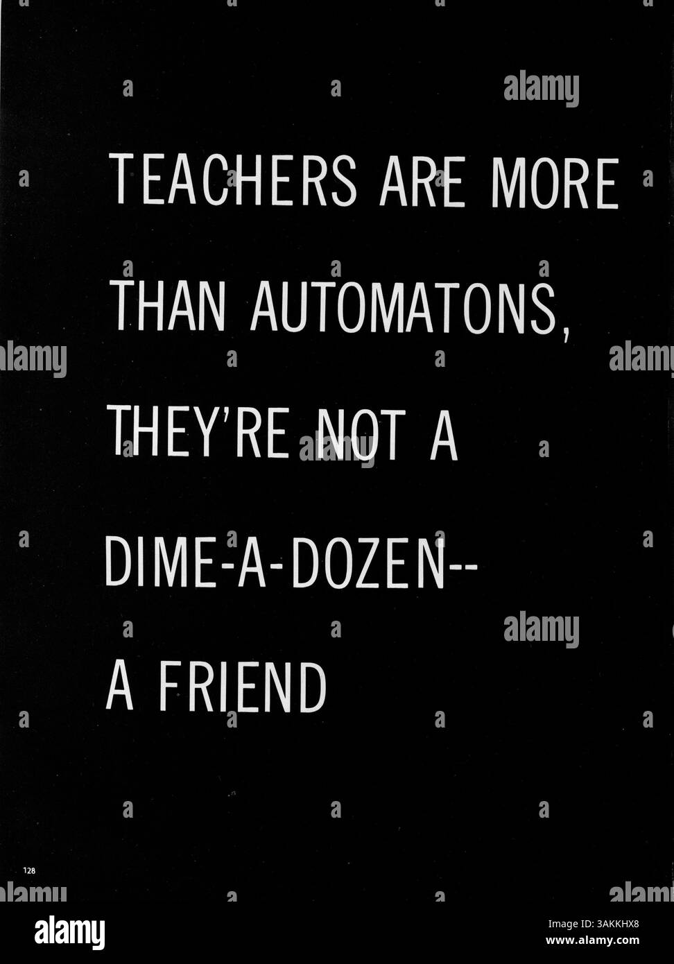 Das Jahrbuch „Bravura“ 1975 der Blake High School zeigt die Schüler, Lehrer, Sportteams und Studentenclubs sowie die akademischen Leistungen und historischen Momente des Schuljahres 1974-1975 mit Schwerpunkt auf der Geschichte der afroamerikanischen Bevölkerung. Stockfoto