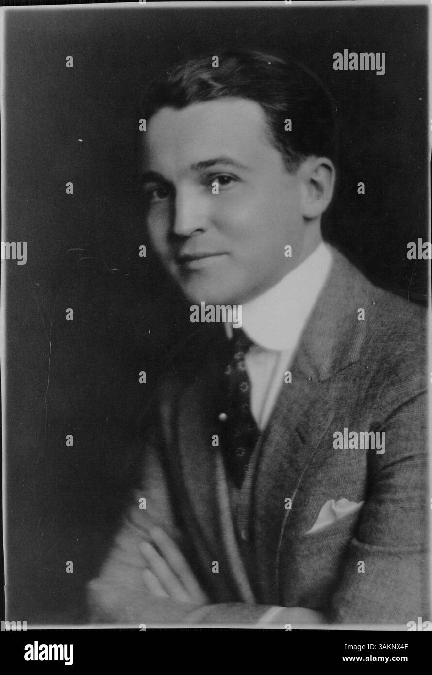 Don B. McMullen ist Präsident der Brehm-McMullen Company, einem Vertrieb von Kraftfahrzeugen und Lkw, der sich an der Hennepin Avenue 927 in Minneapolis befindet. Stockfoto