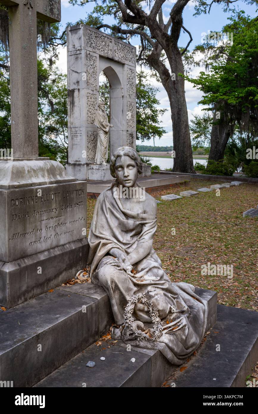 Bonaventure Cemetery, Savannah, Georgia, wurde in Mitternacht im Garten des Guten und Bösen vorgestellt und gilt als einer der schönsten Friedhöfe der Welt. Stockfoto